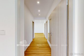 PRONÁJEM: EXKLUZIVNÍ LUXUSNÍ BYT 4+KK (90 M²) S OBROVSKOU TE - 20