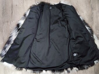 Kožíšková bunda kabátek S 36 značka F&F - 20