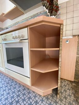 moderní kuchyňská linka se spořebiči - 20