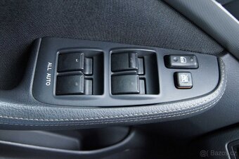 Toyota Avensis T25,benzín,2.0 VVT-i 108 kW,maximální výbava - 20
