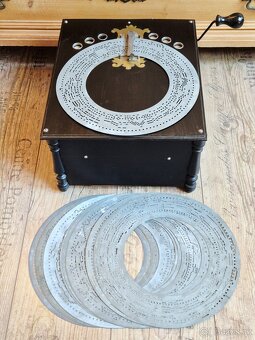 Starožitný hrací stroj, flašinet Ariosa, 1898, Německo - 20