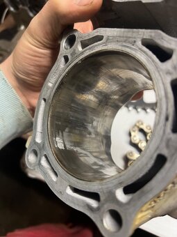 Díly motoru yamaha YZ250F 2008 - 20