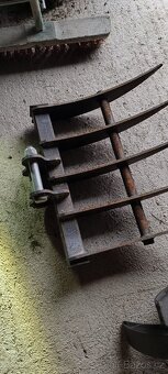 prodám příslušenství k minibagru - 20