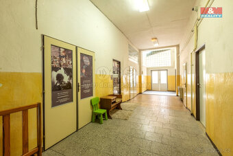 Prodej obchodního objektu, 895 m², Louny, ul. Mírové náměstí - 20