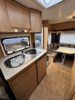 Bürstner FUN 435 TK ~ Pevná postel - 20