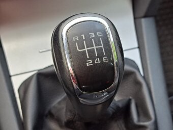 ŠKODA OCTAVIA II 1.4TSi 8/2012  KLIMA,6-RYCHL,ČR,JEN 137TKM - 20