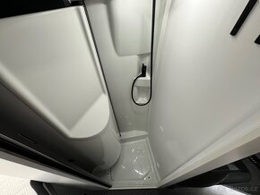 ADRIA TWIN 640 SGX, 180 PS, AUTOMAT 8 st., obytná vestavba - 20