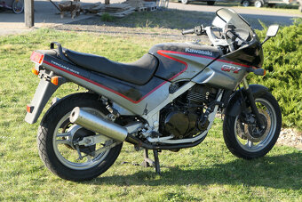 Kawasaki GPZ 500 S - 20