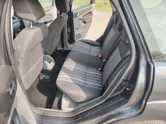 Prodám Ford Focus 1.6TDCI 66Kw r.v.2009 nová STK - 20