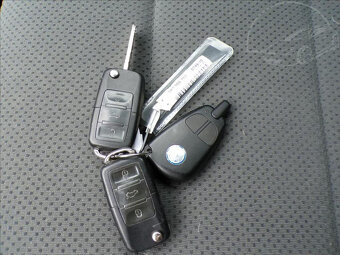 Volkswagen Golf 1,6 FSI 1.MAJITEL,COMFORT - 20
