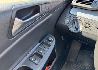 Volkswagen Passat 2,0 TDI COMBI nafta manuál 125 kw - 20