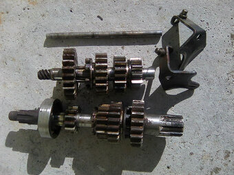 Jawa 250/350 Kývačka ND-kryty řetězu a motoru,nádrž,blatníky - 20