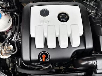 Volkswagen Passat B6 2.0 TDI 103kW 4Motion Kůže Navi Xenony - 20