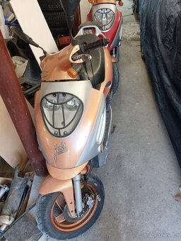 Dva skútry Yuki rally a Moto Zeta - 20