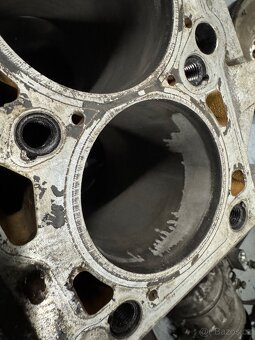 Motorové díly 2.5 TDi 128kw AXE - 20