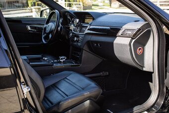 Mercedes E 63 AMG Performance, Krásny stav, Pano, Distronic - 20