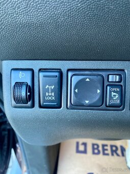 NISSAN NAVARA D40 2.5 dci 140KW UZÁVIERKA - 20