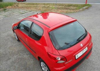 Peugeot 206 1,1 i 44 kW PLUS Serviska benzín - 20