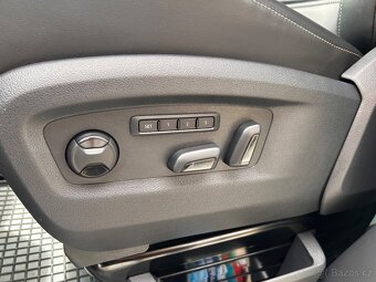 Prodám Volkswagen Multivan 6.1 HIGHLINE TDI 4MATION DSG ZÁR. - 20