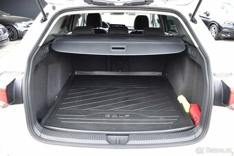 Volkswagen Golf 1.5 eTSI DSG TAŽNÉ ACC WEBASTO DPH - 20