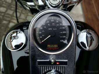 Harley-Davidson FLHRC Road King Classic 88 - 20