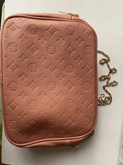 Nové tašky. Crossbody, ledvinky, batoh - 20