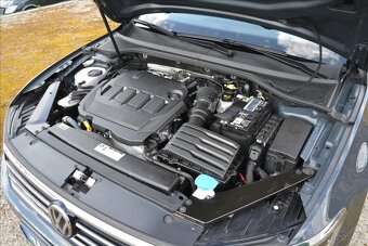 Volkswagen Passat 2.0 TDI DSG FULL LED ACC - 20