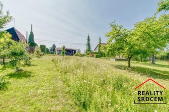 Prodej chaty 33 m2 s pergolou 14 m2 a s pozemkem 994 m2, Dět - 20