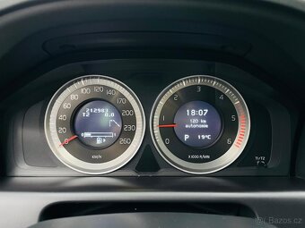 Volvo XC60 2.0D 120KW 5VÁLEC AUT 1MAJITEL SERVISKA 2WD TAŽNÉ - 20