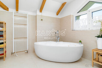Prodej rodinného domu 5+1, se zahradou (1.505 m2), ul. Bělsk - 20