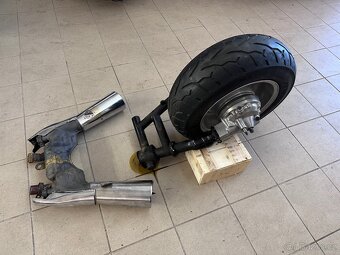 Yamaha Vmax 1200 zadní náprava Vyfuk široké kolo - 20