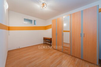 Prostorný dvougenerační rodinný dům s širokým využitím, 327  - 20