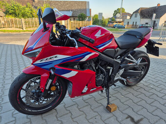 Prodám Honda CBR 650R E-clutch, r. v. 2024, ABS, TC, záruka - 20