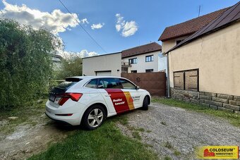 Komňa, RD 5+2, terasa, sklepy, garáž - rodinný dům - 20