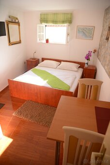 Jen 70 m od pláže – apartmánový dům na prodej, Omišská rivié - 20