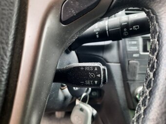 Toyota Avensis, 1,8 16V 108kW   AUTO A/C   VÝHŘEV - 20