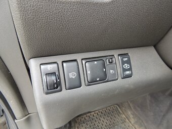 Nissan Pathfinder 2.5DCi,128kw,4x4,7míst,11/2005 - 20