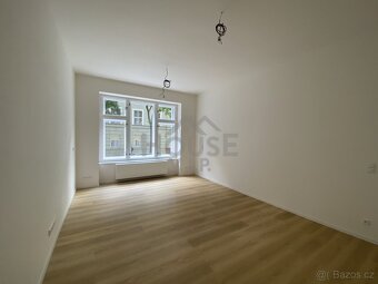 Rekonstruovaný byt 3+kk, 105 m² - Praha - Karlín - 20