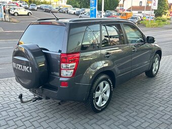 Suzuki Grand Vitara 2.4i Comfort benzín 124kw - 20