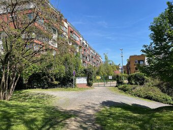 Prodej bytu 3+kk/L (94 m2) s parkovacím stáním - Praha - Lib - 20