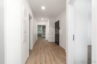 Pronájem bytu 4+KK (114m²) s předzahrádkou v novostavbě na u - 20