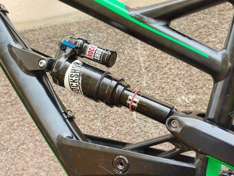 YT Industries Capra AL Comp 2 vel. L roku 2016 - 20