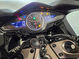 Honda VFR 800 VTEC - 20