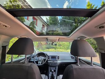 VW Sharan 2.0TDI 125kW 7.míst,xenon,tažné,webasto,serviska - 20
