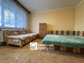 Dvougenerační RD s kanceláří, 2 x garáž, velká zahrada - Pra - 20