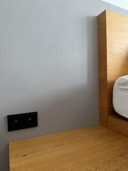 Postel z dubového masivu - 20