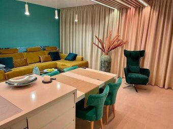 Moderní 4kk dvoupodlažní vila s vířivkou a výhledem na moře - 20