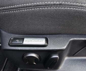 VW Passat Variant Business 2.0 TDI 110 kW 7DSG - 20