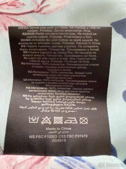 Nový dámský šátek Avon - orig. balení, vzor květiny - 20