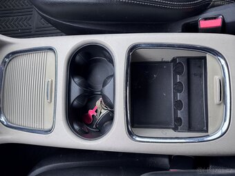 Lancia Voyager 3,6 DVD Gold RT Nový model 2012 - 20